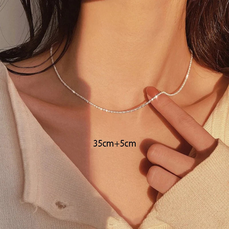 Sparkling silver necklace – elegant, feminine, perfect for special occasions.