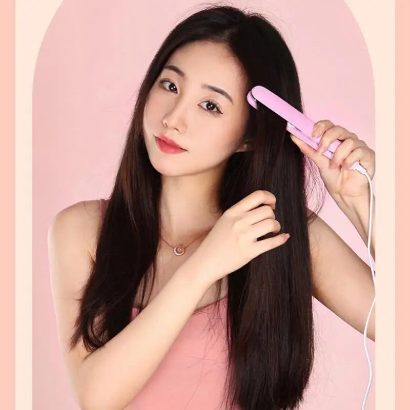 Mini hair straightener – fast heat, safe ceramic, precise styling.