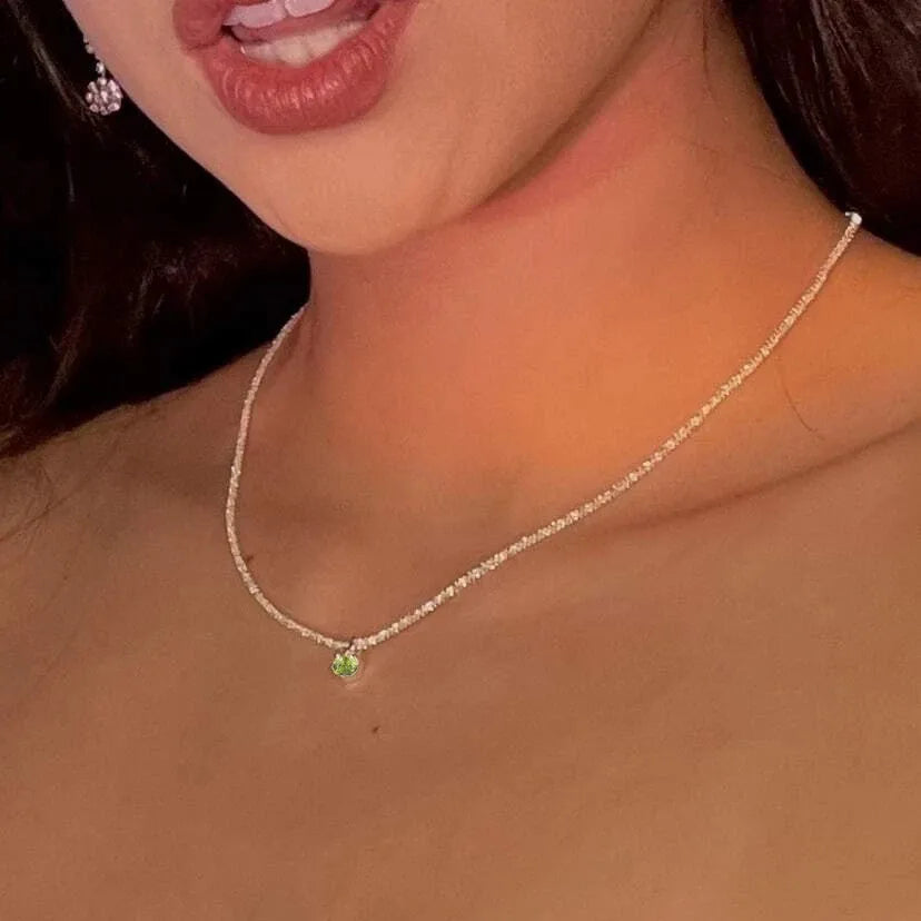 Sparkling silver necklace – elegant, feminine, perfect for special occasions.