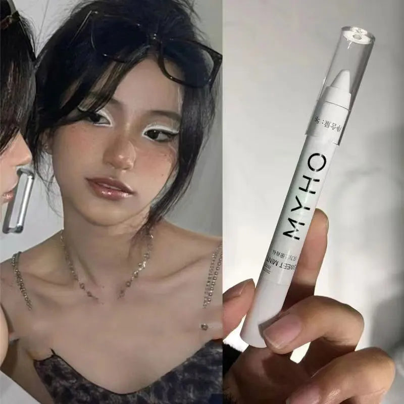 Silkworm eye shadow pen – shimmery glow for bright under-eyes.