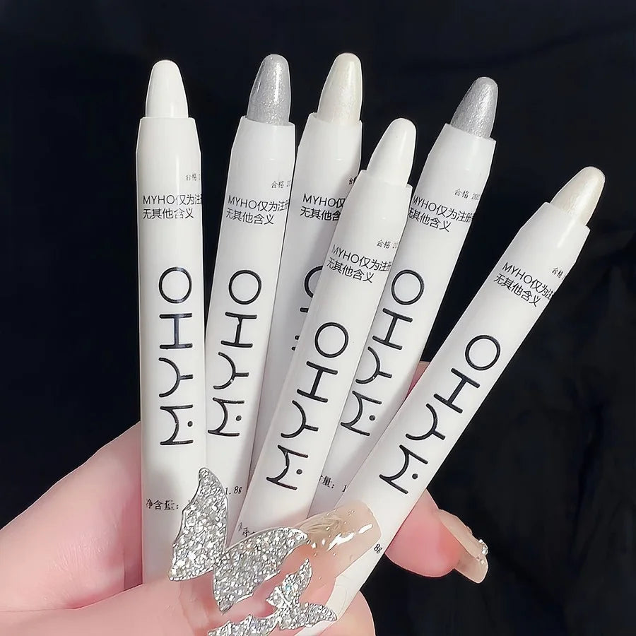 Silkworm eye shadow pen – shimmery glow for bright under-eyes.